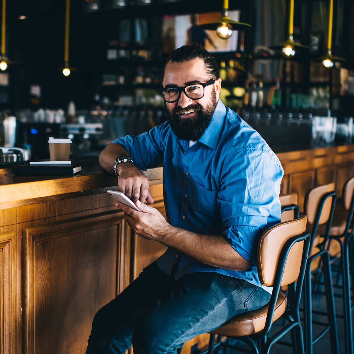Do-I-Buy-a-Franchise-Cafe-or-an-Independent-Cafe